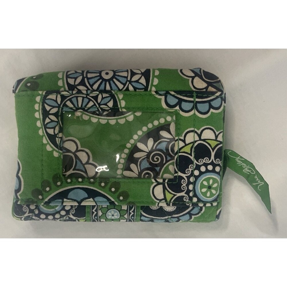 Vera Bradley Cupcake Green Retired Bilfold Wallet Magnet Close ID Card Pocket - Picture 2 of 6